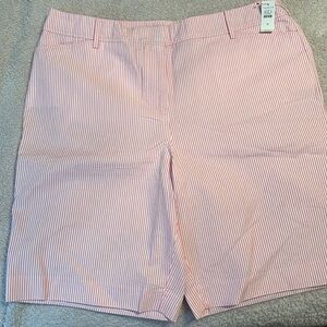 NWT Talbots Women’s Perfect Short 10.5” Inseam, Size 16, in a pink/white stripe